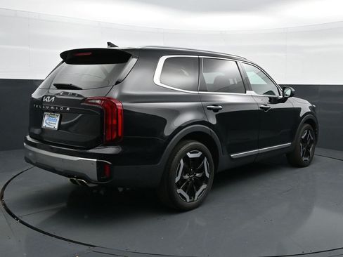 Used 2023 Kia Telluride S FWD image 7