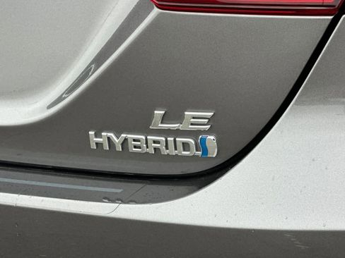Used 2018 Toyota Camry LE image 30