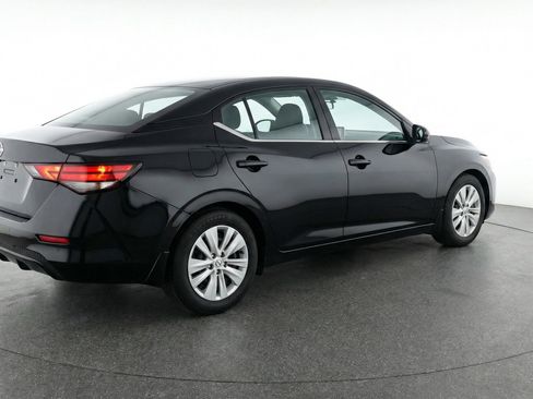 Used 2025 Nissan Sentra S image 9