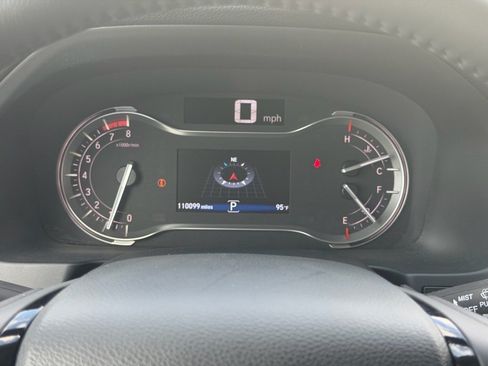 Used 2018 Honda Pilot Touring image 15