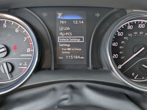 Used 2020 Toyota Camry SE image 25