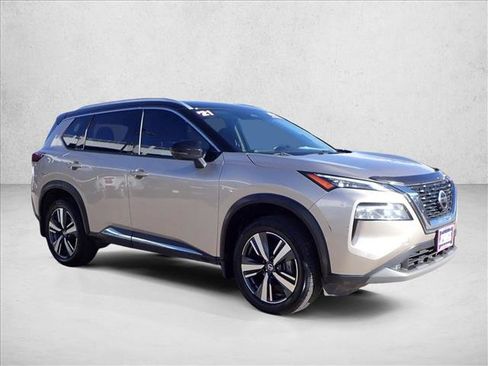 Used 2021 Nissan Rogue SL w/ Premium Package image 6