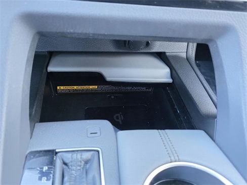 Used 2019 Toyota Avalon Limited image 21