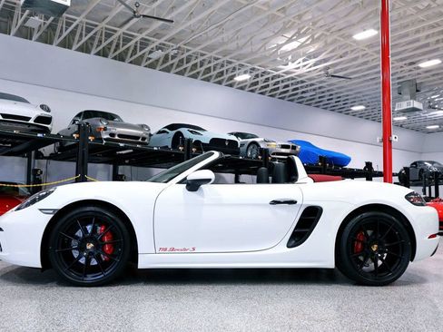 Used 2024 Porsche 718 Boxster S image 3