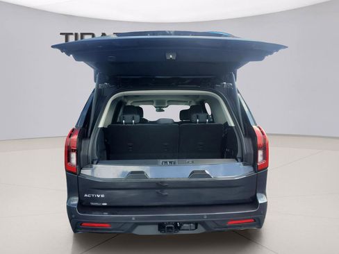 New 2025 Ford Expedition Active image 8