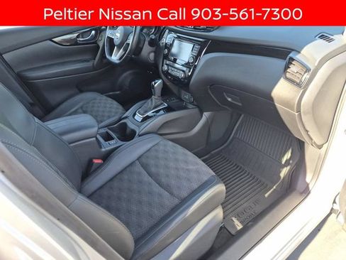 Certified 2022 Nissan Rogue Sport SV w/ Technology Package AWD/4WD image 11