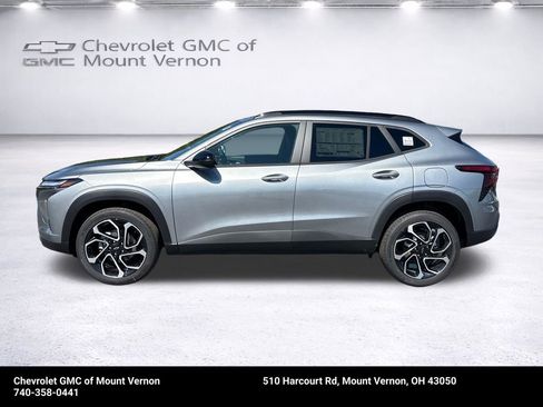 New 2026 Chevrolet Trax RS w/ Driver Confidence Package FWD image 2