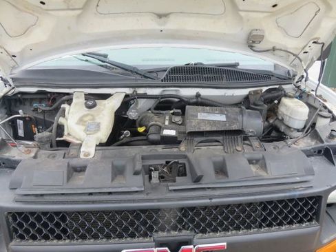 Used 2017 GMC Savana 3500 RWD image 39