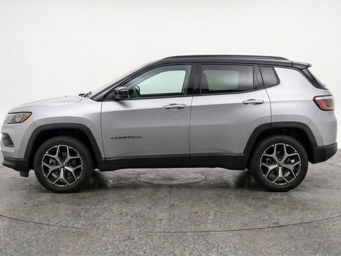 Used 2025 Jeep Compass Limited AWD/4WD image 5