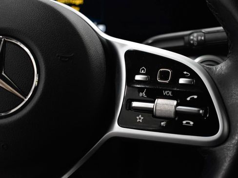 Used 2020 Mercedes-Benz GLB 250 4MATIC image 28