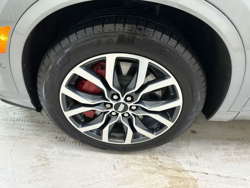 Used 2024 Cadillac XT6 Sport w/ Technology Package AWD/4WD image 13