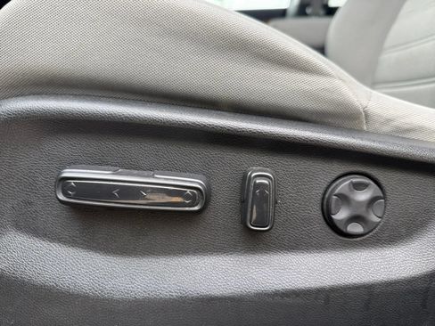 Used 2019 Honda CR-V EX image 17