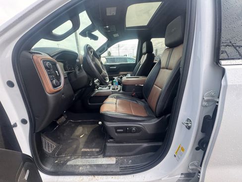 Used 2021 Chevrolet Silverado 1500 High Country w/ Technology Package AWD/4WD image 9