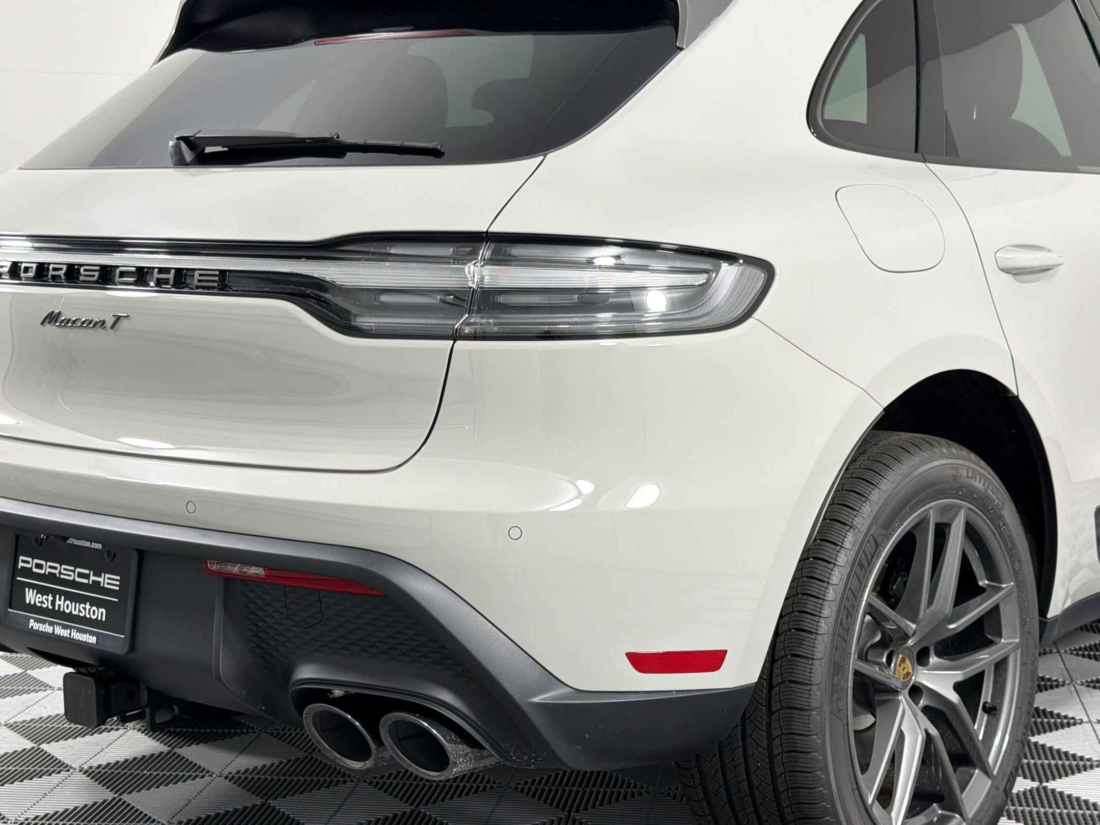 Certified 2026 Porsche Macan Turbo AWD/4WD image 10