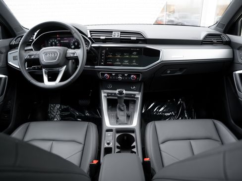 Certified 2025 Audi Q3 2.0T Premium w/ Convenience Package image 8