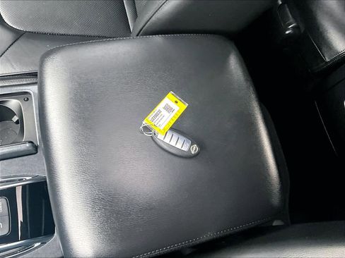 Used 2022 Nissan Armada SL w/ Midnight Edition Package image 30