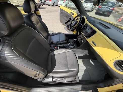 Used 2012 Volkswagen Beetle 2.5 FWD image 12