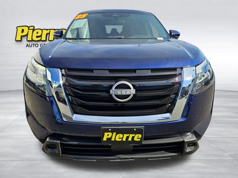 Used 2025 Nissan Pathfinder SV AWD/4WD image 8