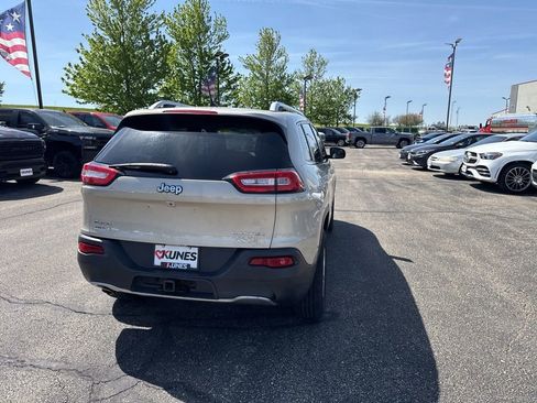 Used 2015 Jeep Cherokee Limited w/ Luxury Group AWD/4WD image 14