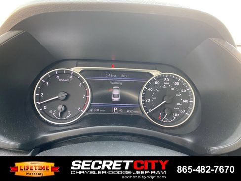 Used 2024 Nissan Sentra SV FWD image 18