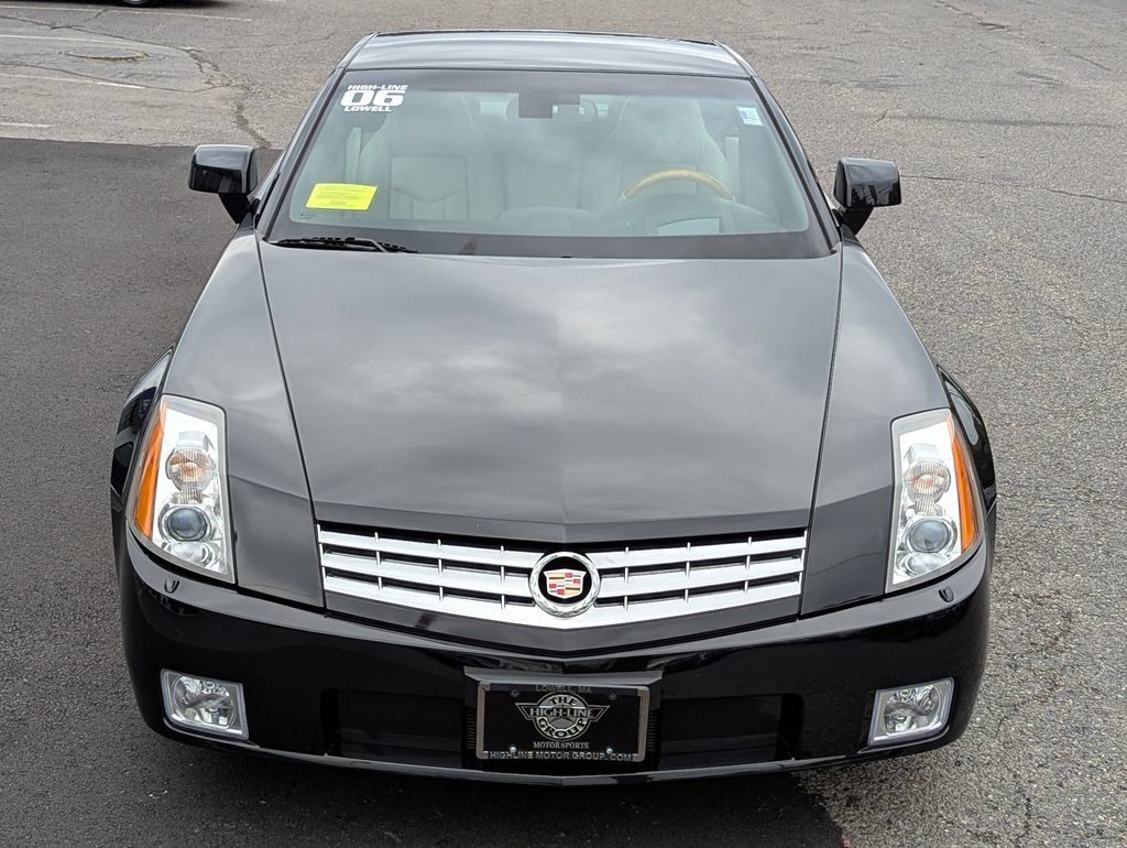 Used 2006 Cadillac XLR RWD image 3