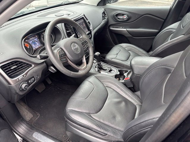 Used 2021 Jeep Cherokee Limited w/ Elite Package AWD/4WD image 5