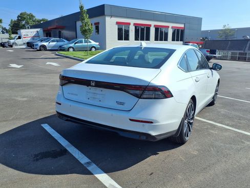 Used 2023 Honda Accord Touring image 4