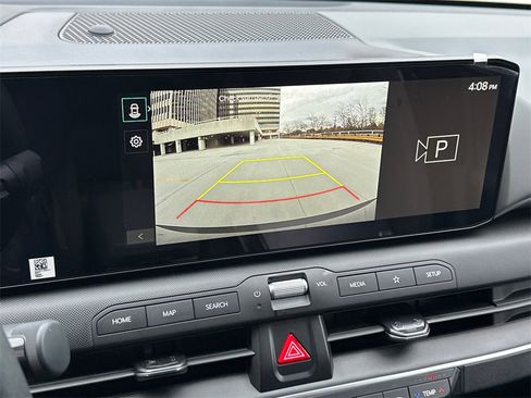 New 2025 Kia K4 LXS image 21