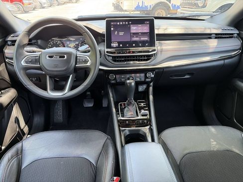 Used 2024 Jeep Compass Trailhawk AWD/4WD image 2