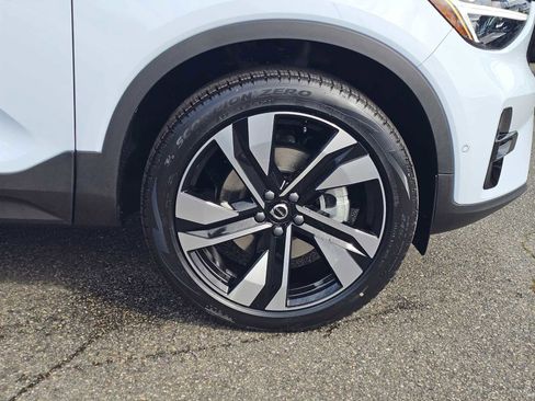 New 2026 Volvo XC40 B5 Ultra w/ Climate Package image 9