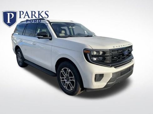 New 2025 Ford Expedition Active image 1