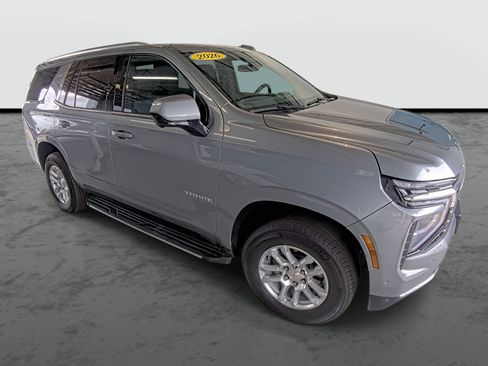 Used 2026 Chevrolet Tahoe LT AWD/4WD image 4