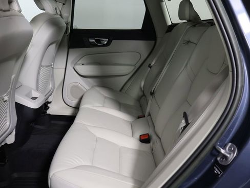 Used 2023 Volvo XC60 B5 Plus w/ Climate Package image 15