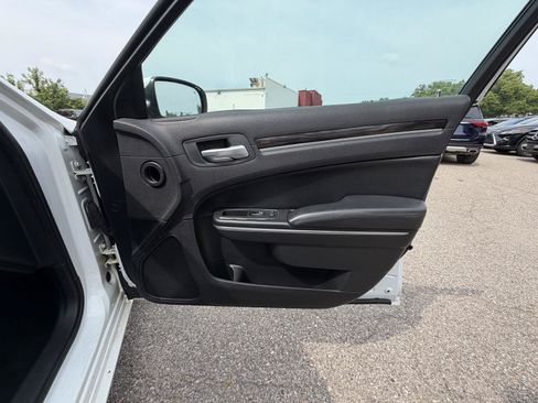 Used 2016 Chrysler 300 Limited w/ Driver Convenience Group AWD/4WD image 32