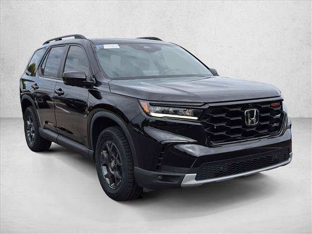Certified 2024 Honda Pilot TrailSport image 3