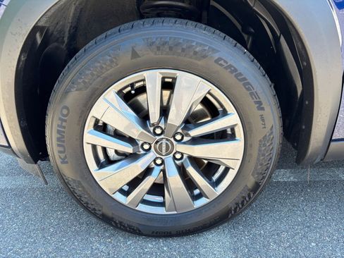 Used 2025 Nissan Pathfinder SV AWD/4WD image 34