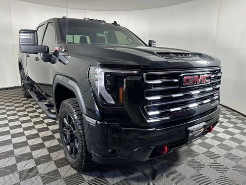 Used 2025 GMC Sierra 3500 AT4 w/ AT4 Premium Plus Package AWD/4WD image 7