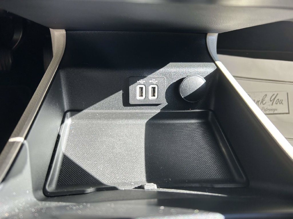Used 2019 Ford Fusion SEL FWD image 15