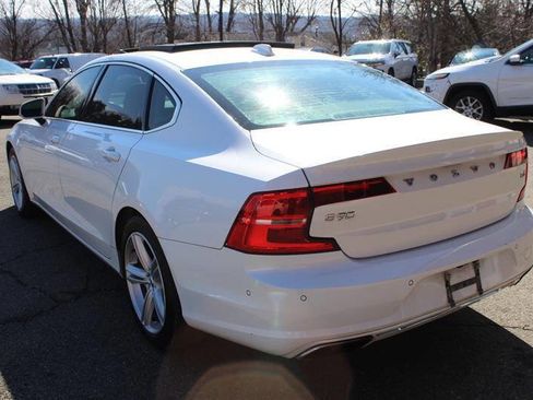 Used 2018 Volvo S90 T5 Momentum w/ Convenience Package image 16