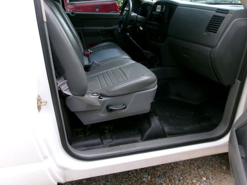 Used 2007 Dodge Ram 1500 Truck ST AWD/4WD image 6