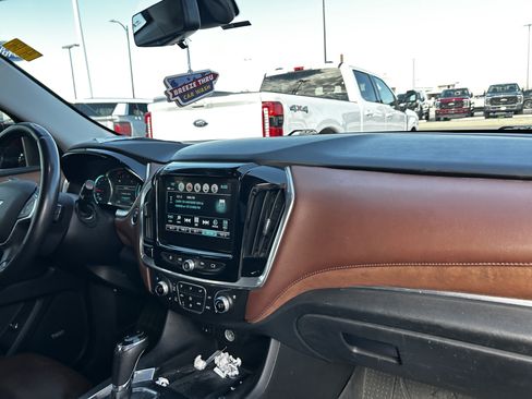 Used 2018 Chevrolet Traverse High Country AWD/4WD image 14