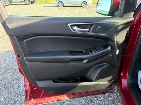 Used 2017 Ford Edge SEL w/ Equipment Group 201A AWD/4WD image 9