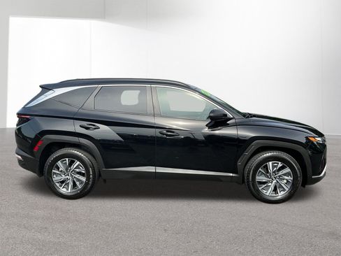 Used 2023 Hyundai Tucson Blue AWD/4WD image 2