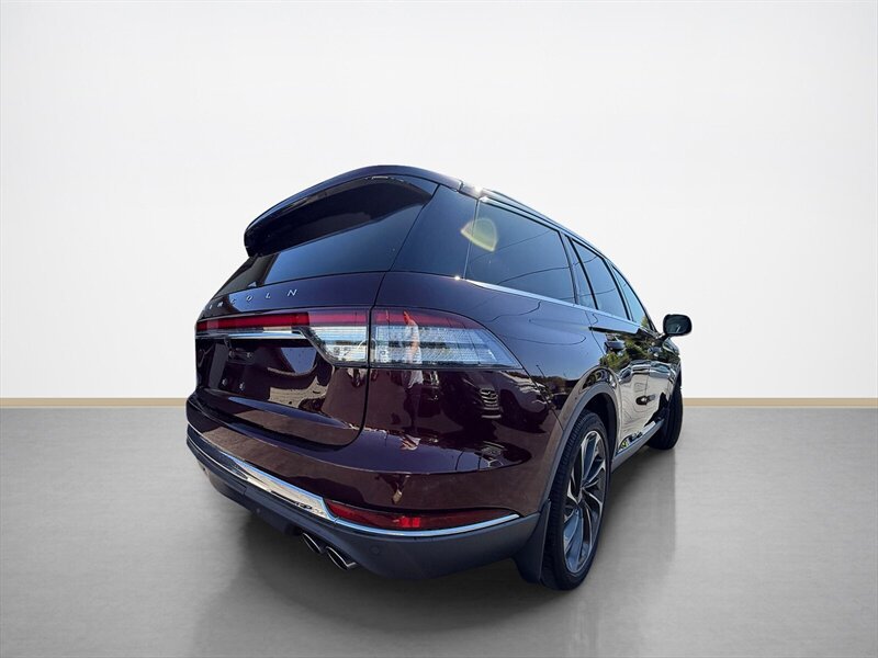 Used 2020 Lincoln Aviator Reserve w/ Equipment Group 202A AWD/4WD image 4