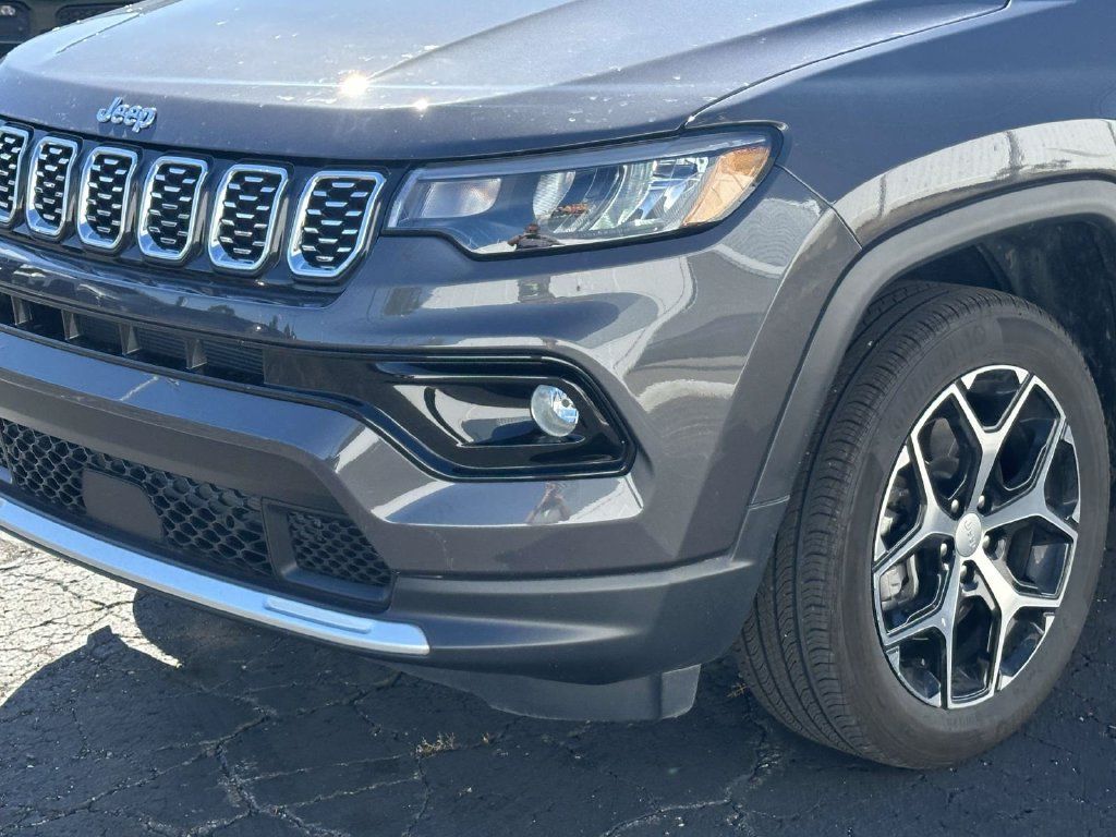 Used 2024 Jeep Compass Limited AWD/4WD image 8