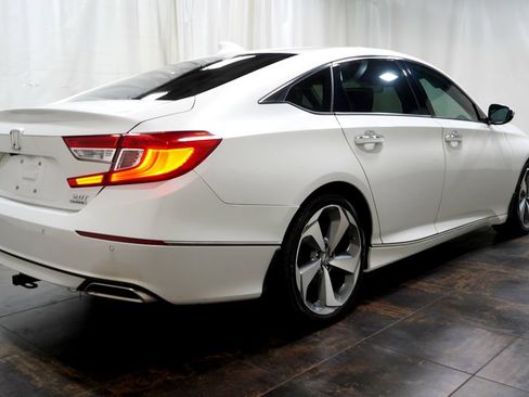 Used 2019 Honda Accord Touring image 5