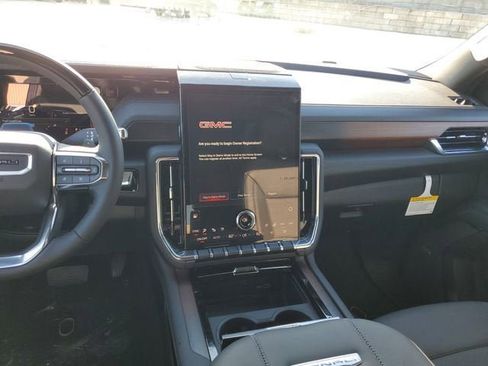 New 2026 GMC Yukon XL Denali w/ Denali Reserve Package image 14