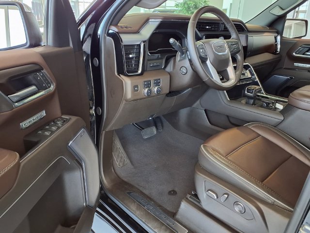 Used 2025 GMC Sierra 1500 Denali w/ Denali Reserve Package AWD/4WD image 8