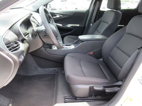 Used 2024 Chevrolet Malibu LS FWD image 17