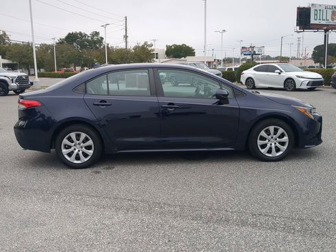 Used 2022 Toyota Corolla LE image 12